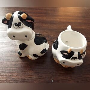 Top Maestro Grandeur Cow ceramic mug and Creamer